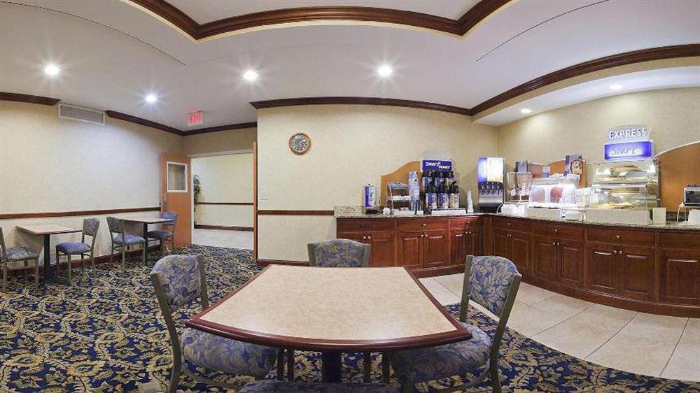 Holiday Inn Express Jamestown By Ihg Exterior photo
