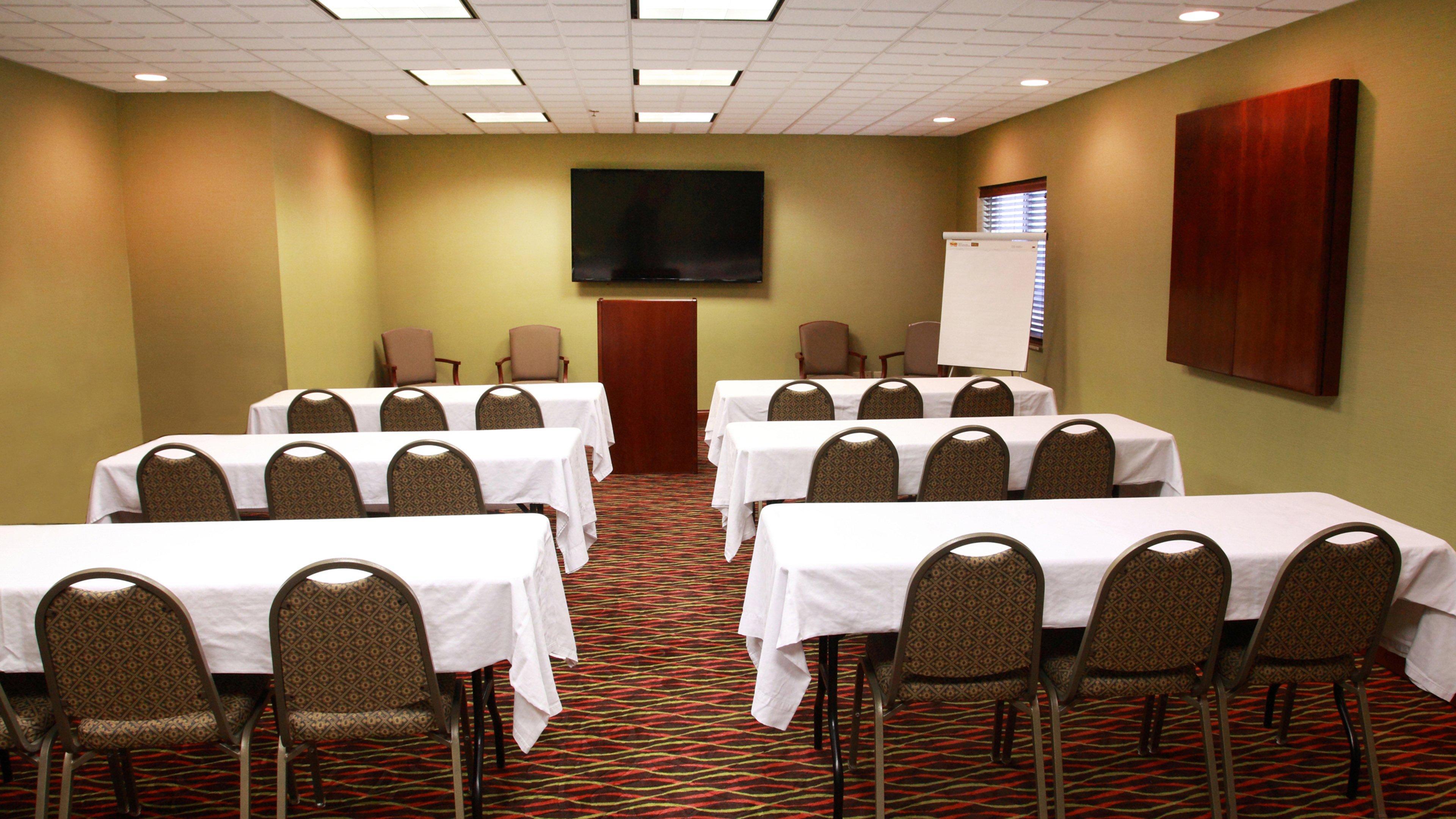 Holiday Inn Express Jamestown By Ihg Exterior photo
