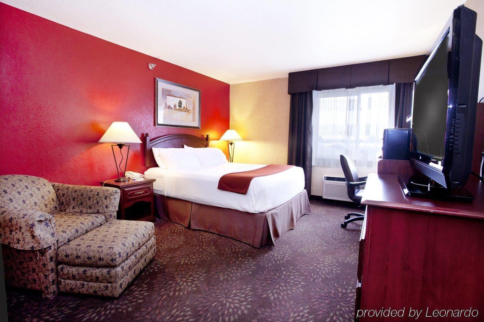Holiday Inn Express Jamestown By Ihg Exterior photo